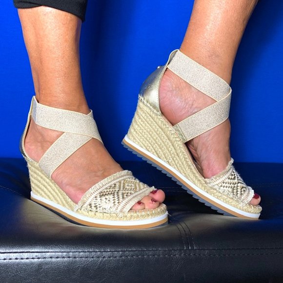 Tommy Hilfiger Shoes - NWOT |•Tommy Hilfiger•| Gold/Tan Espadrilles 8.5